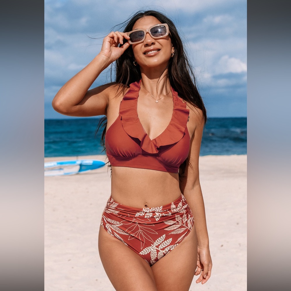 Cupshe Ruffled Bikini Top in Terracotta